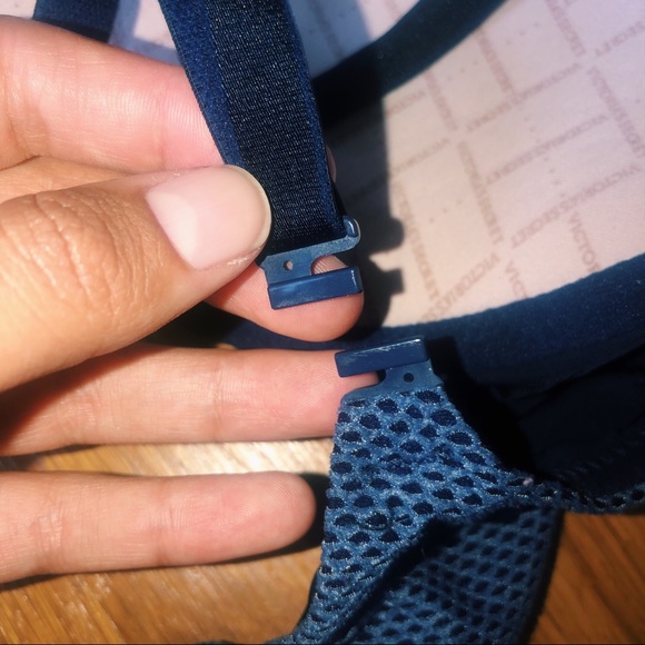 Bundle of Victoria’s Secret Bras - Picture 5 of 7